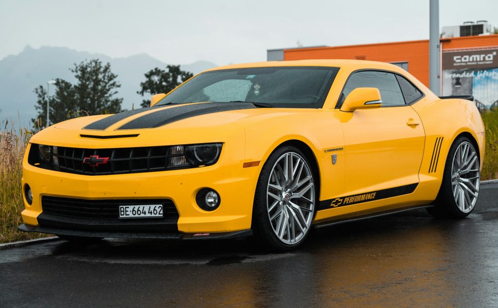O abismo entre o Camaro nos EUA e no Brasil (e o que o futuro reserva para o muscle car)